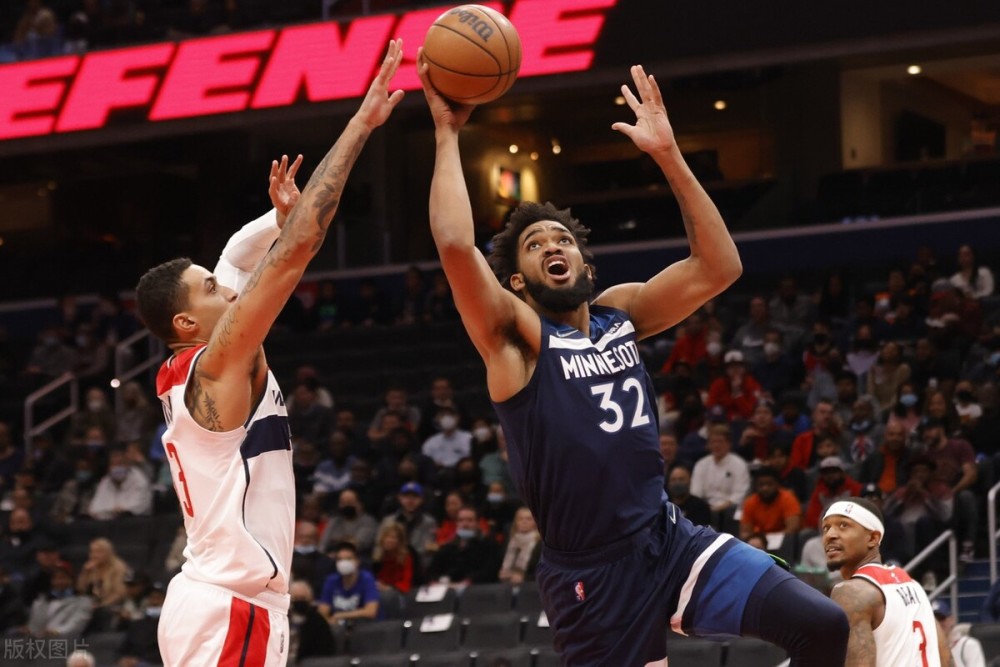 开云体育官网雄鹿新秀表现惊艳，全场观众掌声不断，这里影响社区经验.