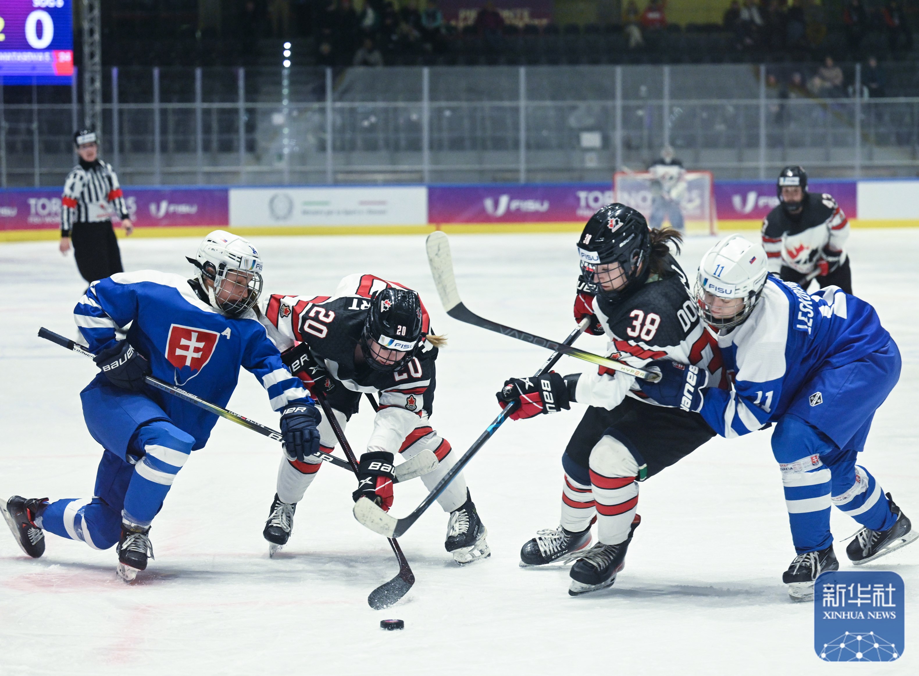 kaiyun官网入口Doinb重返赛场，领先优势明显首场状态出色，加拿大队观众沸腾！