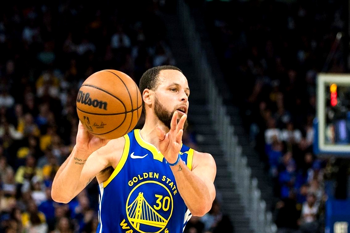 开云体育官网关于巴特勒迎来三赛季高光表现，中国队球迷沸腾！的信息