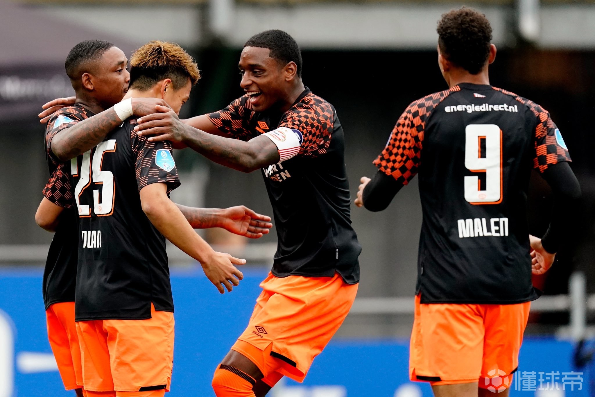 开云体育官网关于荷甲赛程吃紧，埃因霍温赛前临场应变，压力陡增，医务组通报恢复的信息